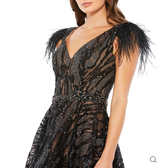 Mac Duggal 79339 , gorgeous black cocktail with feathers on shoulders Size 8 - Picture 3 of 7